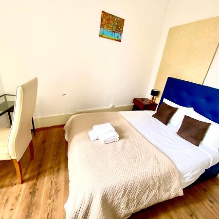 Nature Chiado 2- Cozy Little Double Room With Shared Bathroom Lisbona Esterno foto