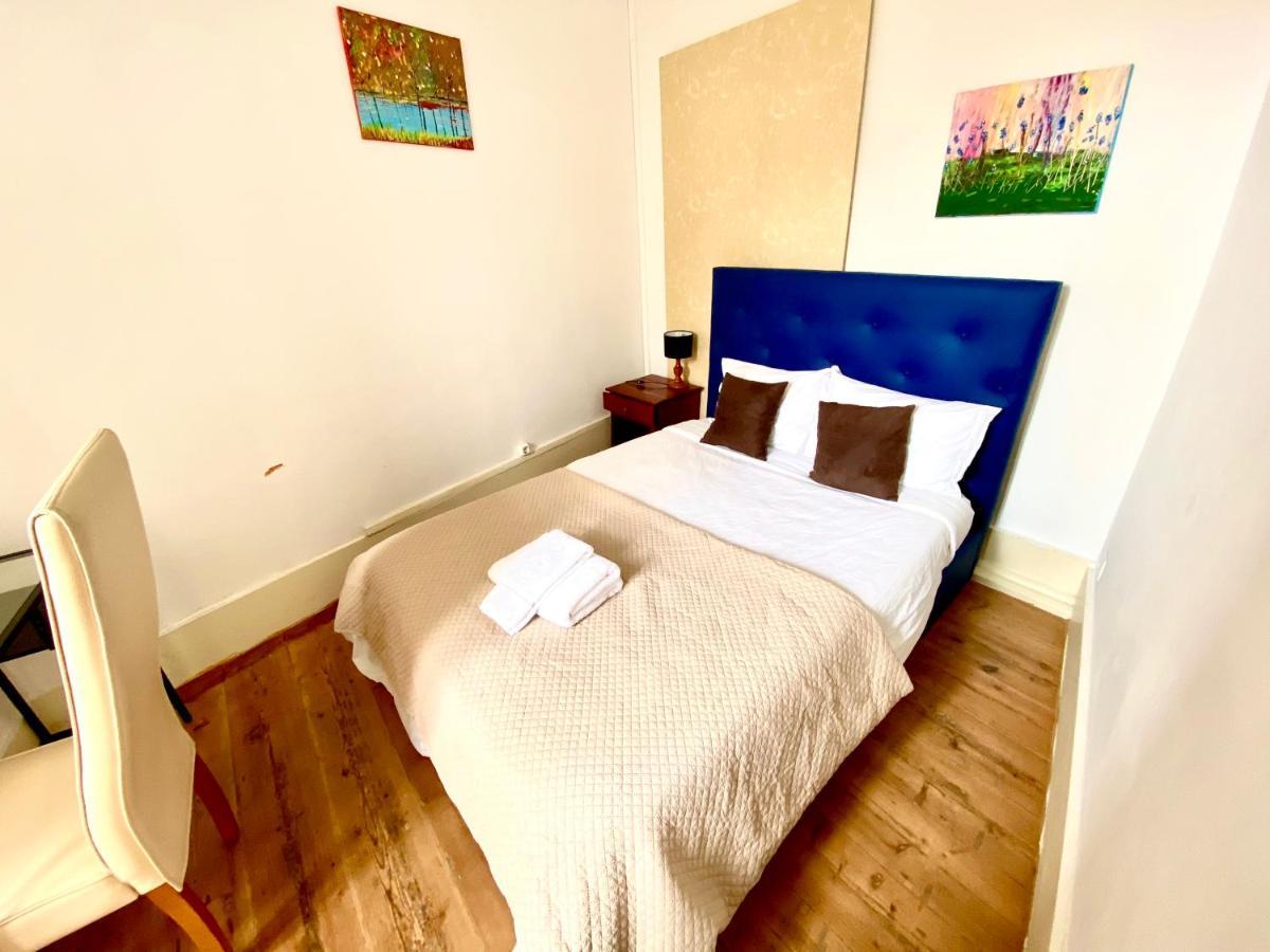 Nature Chiado 2- Cozy Little Double Room With Shared Bathroom Lisbona Esterno foto